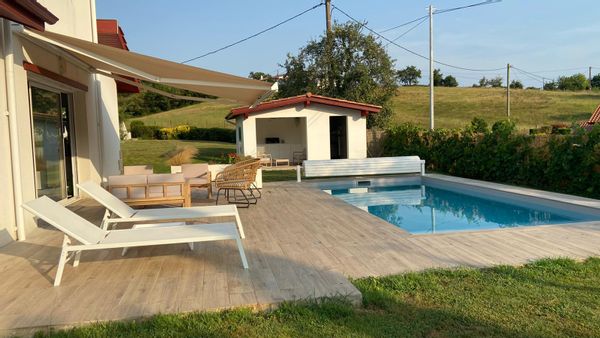 Maison reposante avec piscine