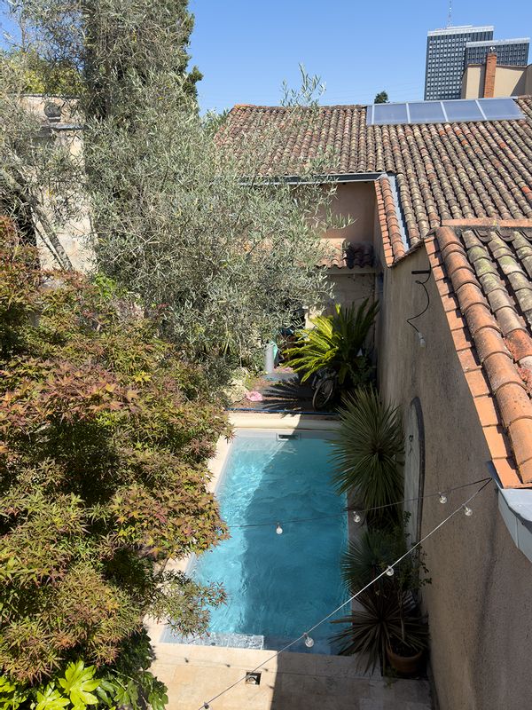 Beautiful family house with heated pool in Bordeaux