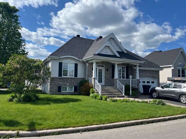 Family friendly house near Montreal Canada