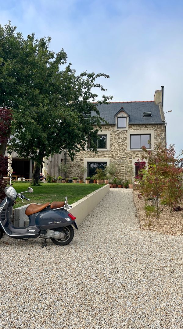 Elégante maison de bord de mer et de campagne.