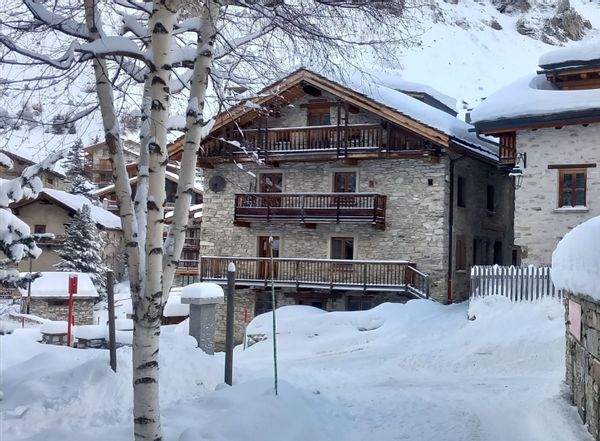 Joli petit loft sous les toits à Val d Isère,  hameau Le Fornet.