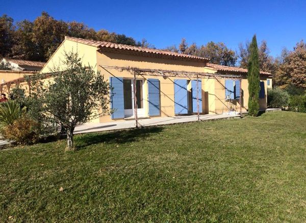 Belle maison de plein pieds au calme avec piscine dans le lubéron - La maison de Virginie, Mayna & Ayden