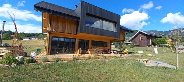Bauges (Savoie) Maison 160m² au pied des montagnes