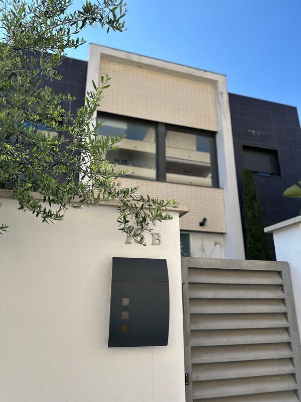 Maison familiale à 5 minutes des plages de Sitges, 3 chambres + 1 bureau (télétravail)