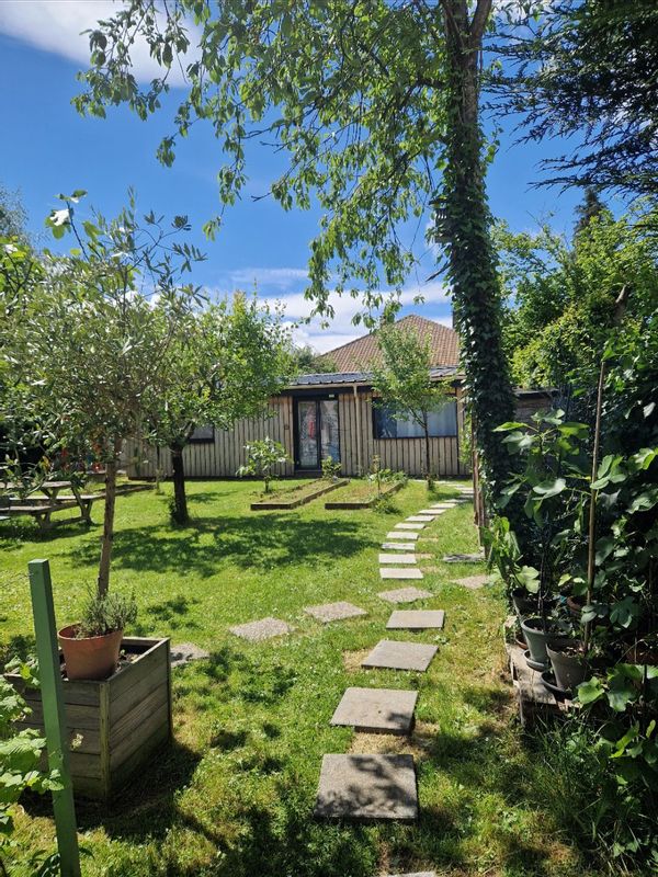 Le studio au fond du jardin