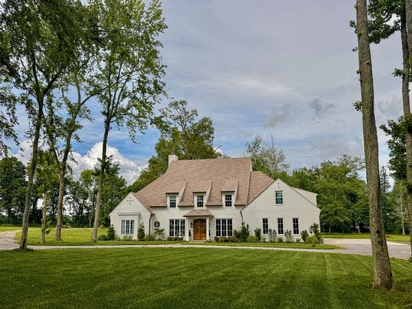 Nashville Cottage Nestled in the Trees