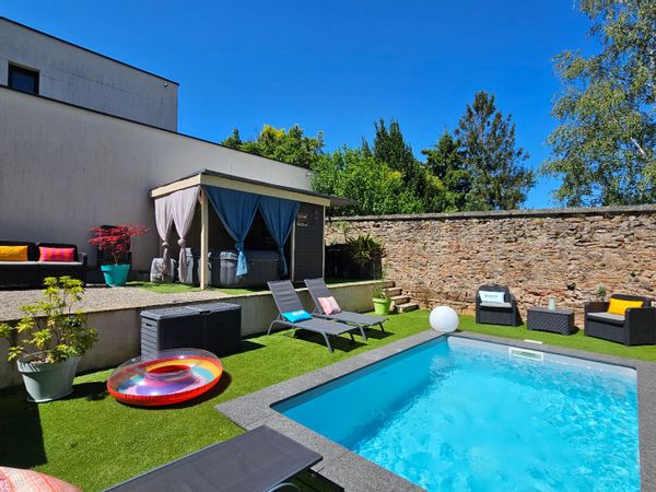 Maison avec piscine et jacuzzi