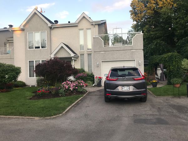 La maison de Claude Courchesne et Andrée Paquin à proximité de Montréal et près des Laurentides.