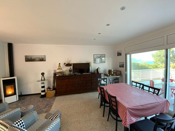 Villa vue sur mer 14 nuits minimum 100 mètres de la plage et du port  de Llanca, Costa Brava.