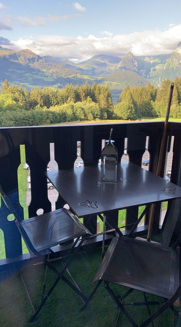 Aux pieds des pistes.Les Esserts,Grand massif. Indisponible pendant les vacances scolaires
