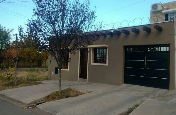 maison à El Challao, Argentina