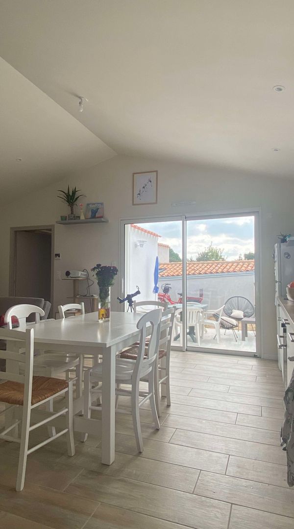Maison à la forêt et la plage