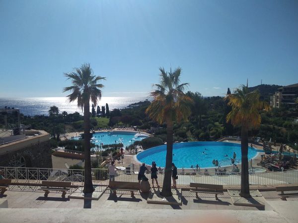 CAP ESTEREL - St Raphael 2 pièces, 4/ 5 pers , terrasse et jardinet , climatisé, parking, en RDJ