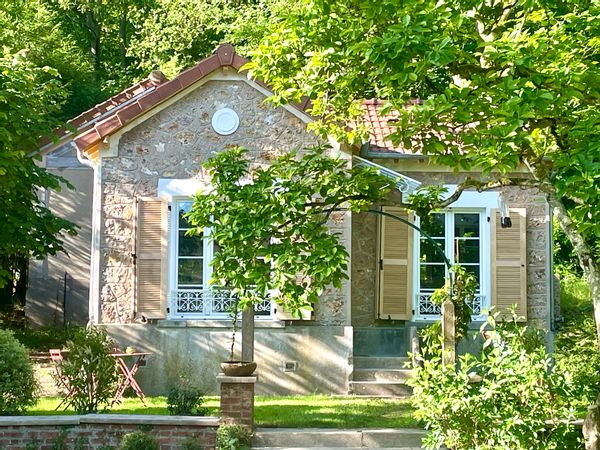 Maisonnette en bord de forêt