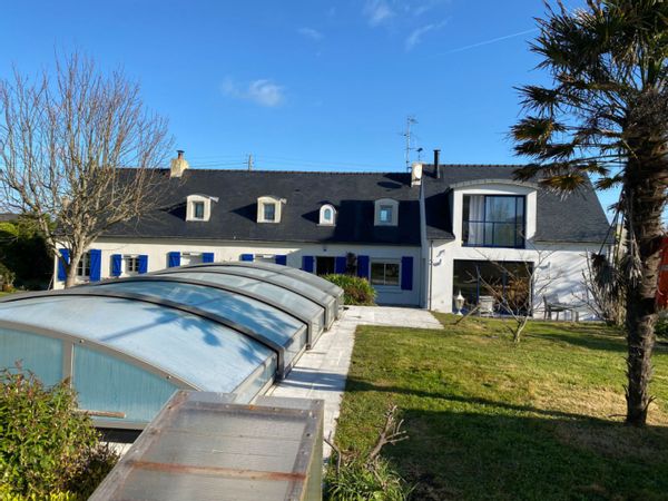 La maison de Dominique, avec piscine.