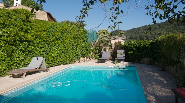 Grande maison de copains  et de famille au coeur de l'un des plus beaux village du Luberon