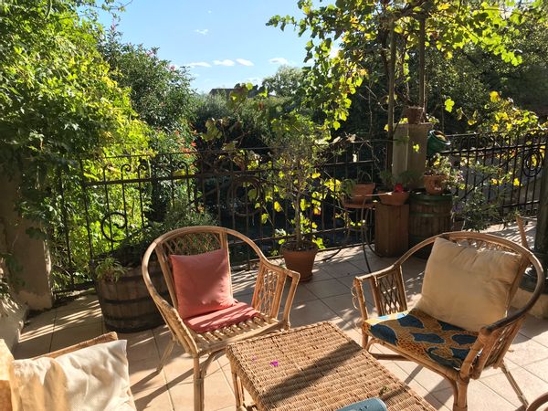 Maison familiale ancienne avec piscine, cœur de village