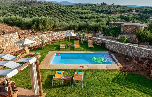 La maison de ΦΩΤΕΙΝΗ-