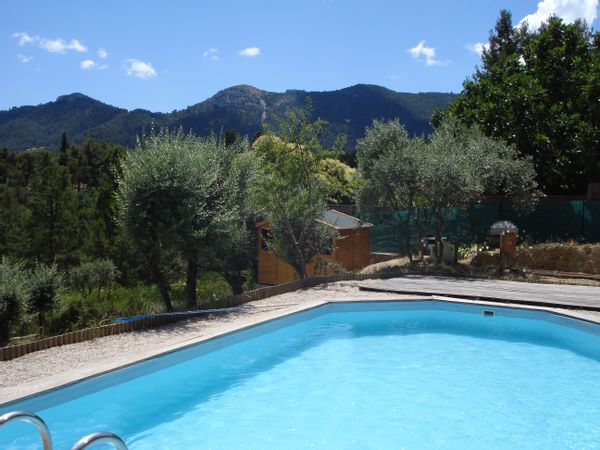 Logement en Provence, entouré d’oliviers et de cigales près des Calanques et les Plages.