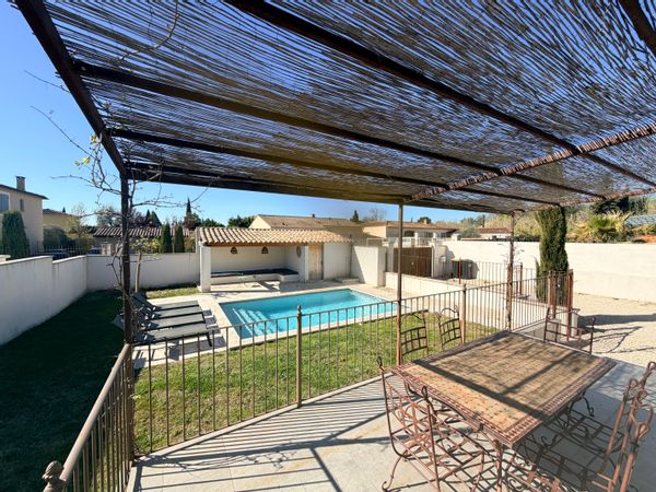 La villa avec piscine privée en Provence.