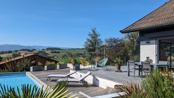Villa contemporaine avec piscine proche lac d'Annecy, Chamonix et Genève
