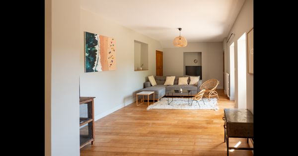 Bienvenue dans notre maison au cœur du domaine viticole familial vous serez très au calme.