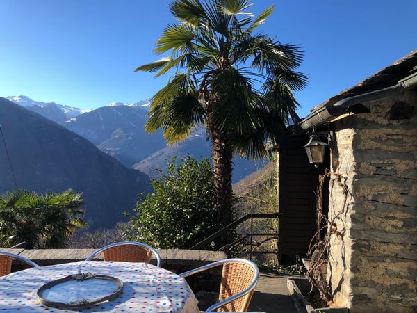 Studio indépendant avec belle vue sur les montagnes