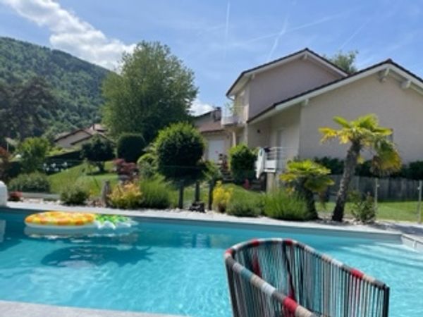 Maison dans les Alpes Française entre Grenoble et Chambéry / massif de Belledonnes