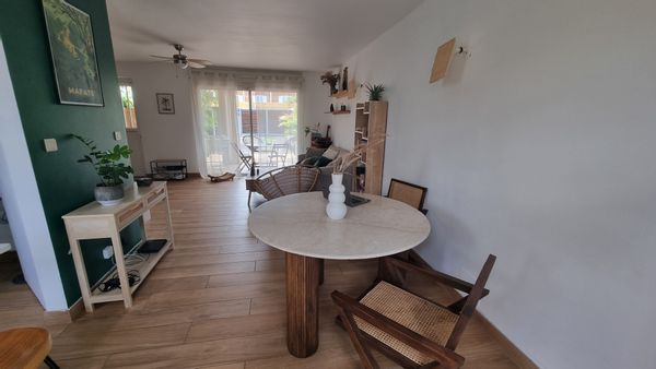Jolie maison avec 2 jardins privatifs