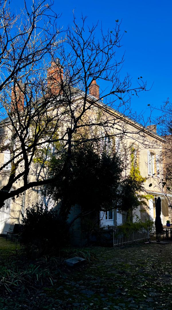 Maison bourgeoise en ville, à 2 pas de la gare et du centre-ville de Montceau-les-Mines