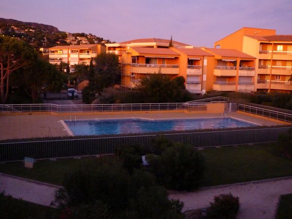 JOLI T2 AU LAVANDOU COTE D'AZUR