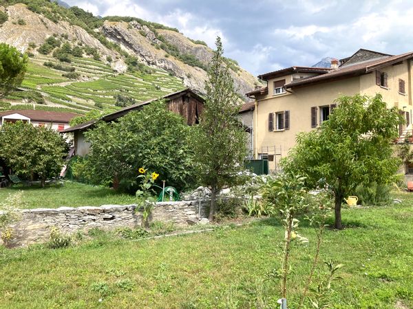 Charmante maison ancienne au pied des montagnes. Minimum 3 nuits, ou 6 nuits en été.