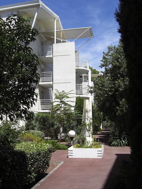 STUDIO 18 m2 pour 1 personne AVIGNON centre - ville