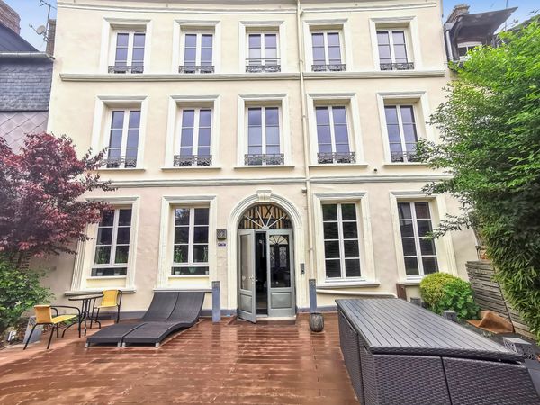 Maison de maître en Normandie  - 380 M2 -  (Mai à Septembre en fonction de mes obligations pro)