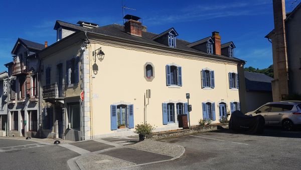 Maison ancienne rénovée tout près de Lourdes