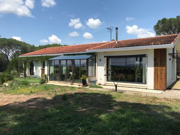 Villa rénovée très claire et confortable