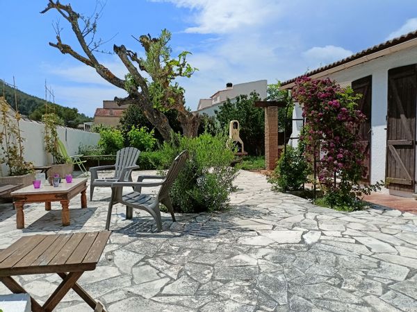 Villa à 5 km de CASSIS et de la mer, près des calanques. MARSEILLE à 22km