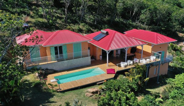 Villa l’Agapanthe face aux Saintes