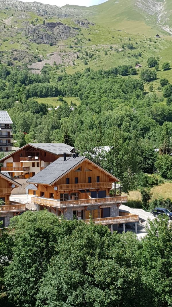Grand appartement dans un chalet à la montagne résidence LEZAMI ⚠️ indisponible de Décembre à Mai
