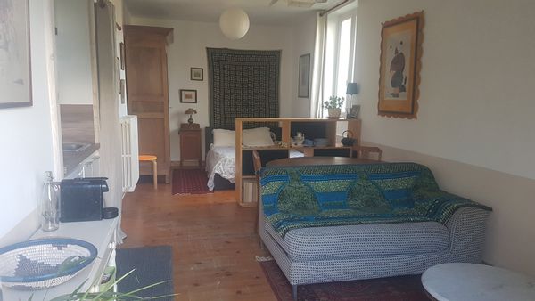 Studio dans grand jardin près d'Uzès