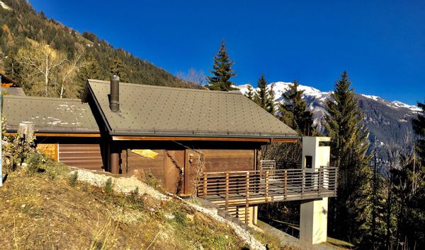 Chalet dans les Alpes suisses