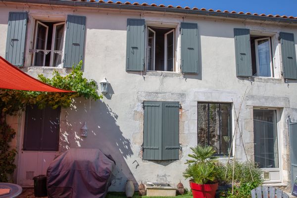 La maison de caractère et l'atelier de Carole