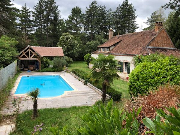 Ferme solognote rénovée en lisière de forêt