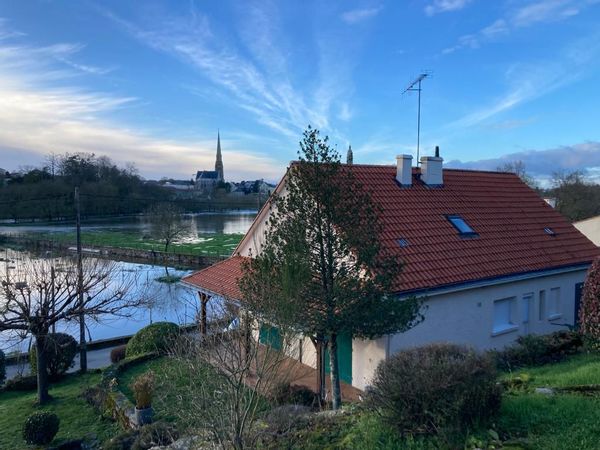 La maison de Pauline et Yann a quelques pas de la sèvre nantaise