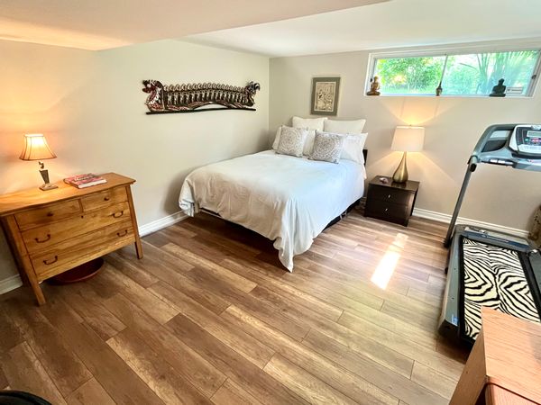2 CHAMBRES QUEEN  - Sous-sol de Danielle