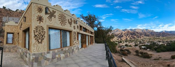 Arte y Vista, casa en Tilcara. La casa tiene una vista impresionante al valle. Quebrada de Humahuaca