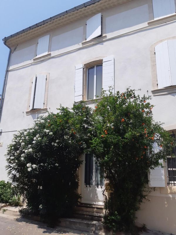 Maison de charme au coeur d'un village provençal
