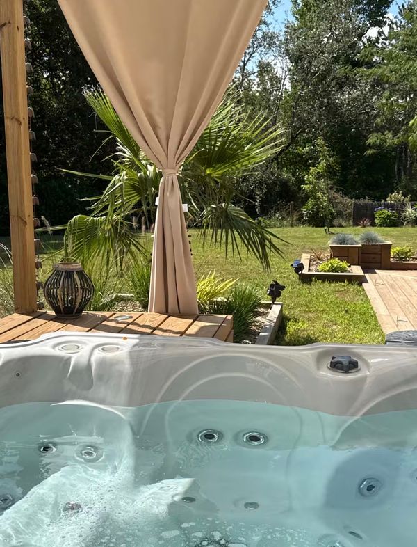 Superbe Chambre privée avec spa et jardin À 10 min de Biarritz et des belles plages de la côte Ouest