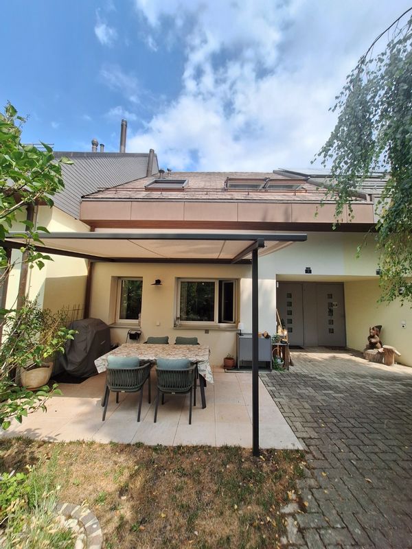 La maison d' Anthony et Selena. Maison contigue familiale chaleureuse de style bohème-nordique.