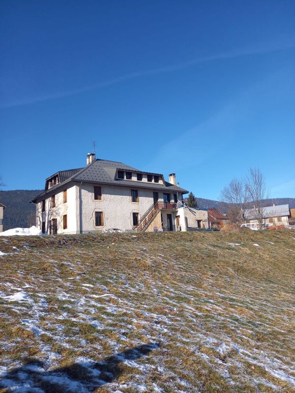 Nid douillet à la montagne